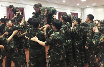 只要精神不滑坡，方法總比困難多！